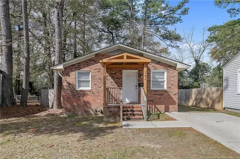 202 Sedberry St, Fayetteville, NC 28305