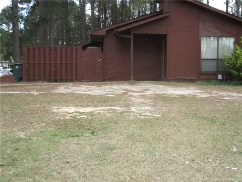 633 Mosswood Ln, Fayetteville, NC 28311
