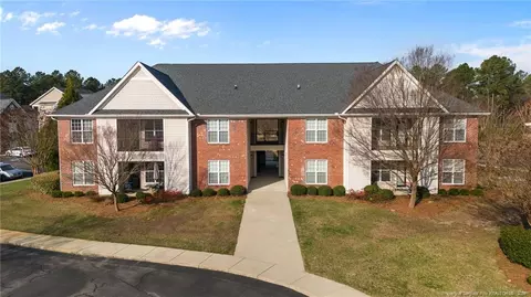 89 Gallery Dr #201, Spring Lake, NC 28390