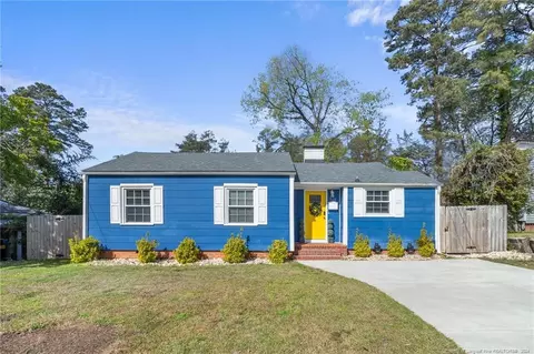 330 Fairwood Ct, Fayetteville, NC 28305