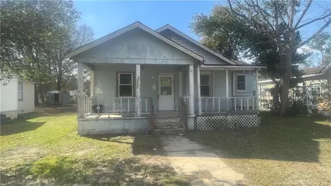 233 N 2nd St, Saint Pauls, NC 28384
