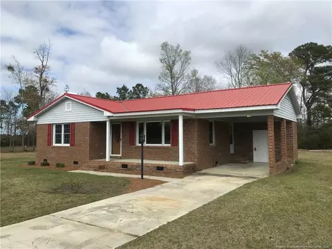 1026 5th St, Bladenboro, NC 28320