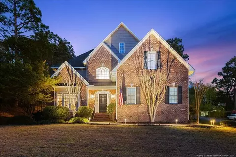 101 Stafford Ct, Southern Pines, NC 28387