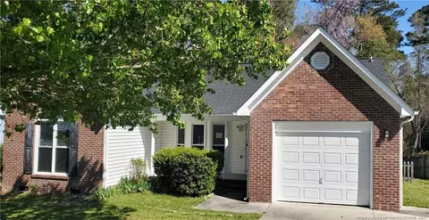 6224 Hedingham Dr, Hope Mills, NC 28348
