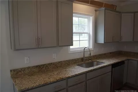 Kitchen - 72 Knotts Berry Rd, Bunnlevel, NC 28323 photo 4 of 8