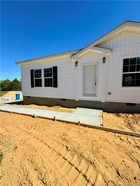 903 Loop Rd, Bunnlevel, NC 28323 photo 2