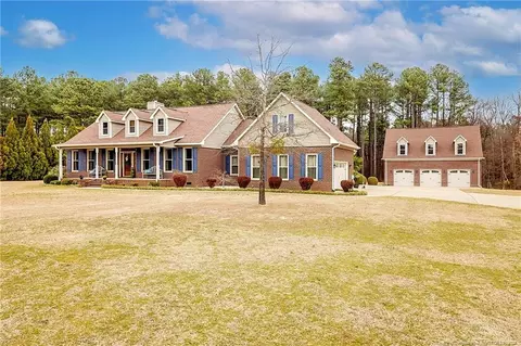 222 W Dove Ridge Ln, Spring Lake, NC 28390