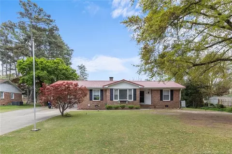 422 Brunswick Rd, Fayetteville, NC 28303