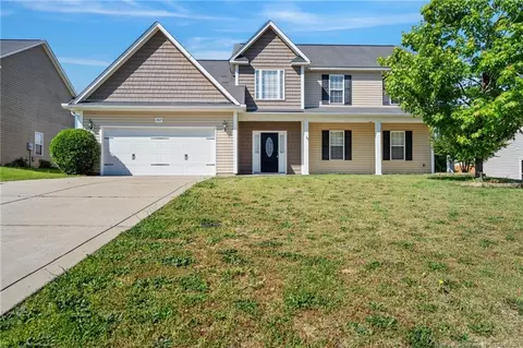 1457 Thoroughbred Trl, Parkton, NC 28371