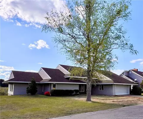 815 Castleberry Ct, Vass, NC 28394