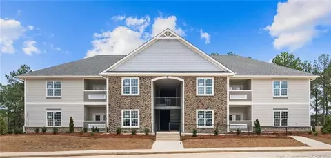 260 Gallery Dr #302, Spring Lake, NC 28390