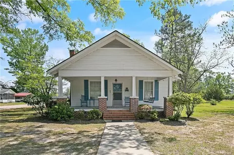 331 S 3rd St, Saint Pauls, NC 28384
