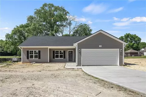 4146 Longview Ave, Hope Mills, NC 28348