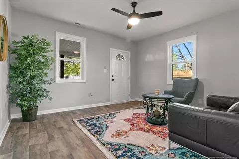 103 E Noble St, Selma, NC 27576 photo 4