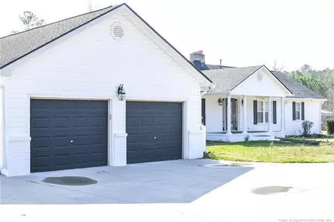 612 Barker Ten Mile Rd, Lumberton, NC 28358
