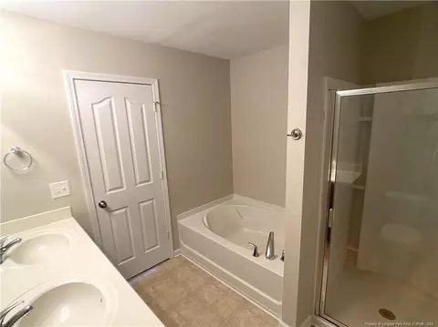 Bath - 364 Crane Way, Bunnlevel, NC 28323 photo 4 of 6