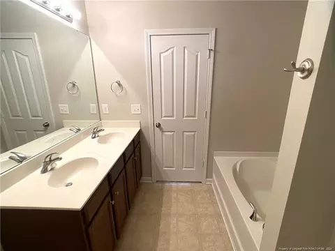 Bath - 364 Crane Way, Bunnlevel, NC 28323 photo 5 of 6
