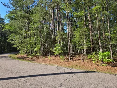 674 Riverburch Dr, Vass, NC 28394