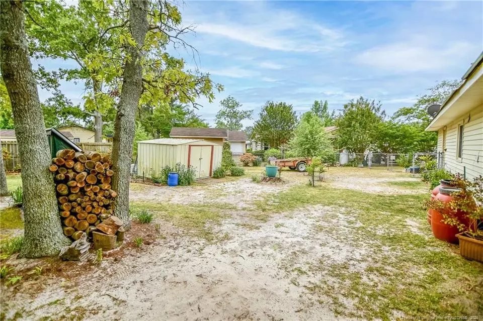 5920 Spinner, Hope Mills, NC 28348 18 Photos Movoto