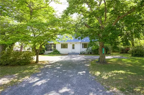 230 E Maple St, Vass, NC 28394 photo 2