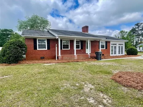601 E Poplar St, Bladenboro, NC 28320