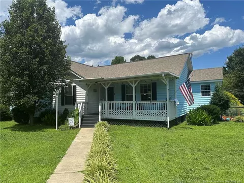 216 Calcasieu Dr, Parkton, NC 28371