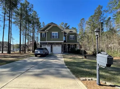 282 Valley Stream Rd, Spring Lake, NC 28390
