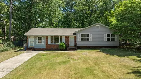 518 Dashland Dr, Fayetteville, NC 28303