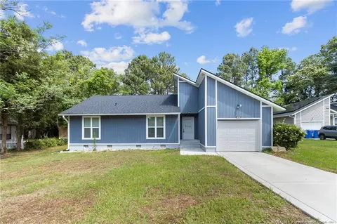 872 Danish Dr, Fayetteville, NC 28303