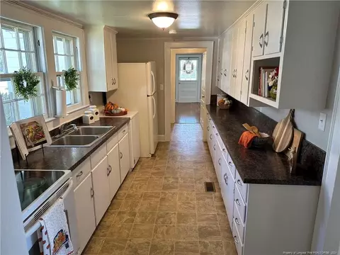 200 Denim Dr, Erwin, NC 28339 photo 5