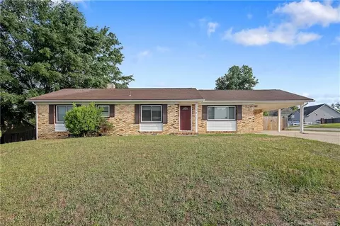 6450 Freeport Dr, Fayetteville, NC 28303