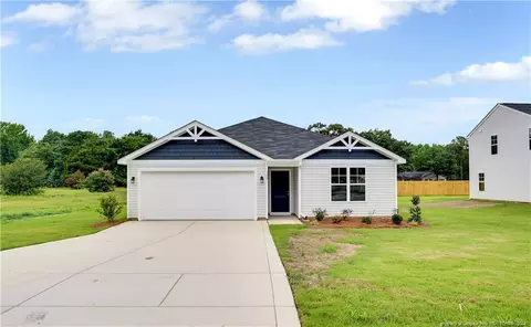 723 Old Angus Ln, Spring Lake, NC 28390