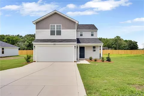 727 Old Angus Ln, Spring Lake, NC 28390