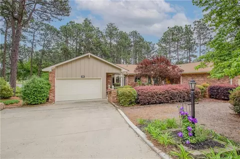 653 Redwood Dr, Southern Pines, NC 28387