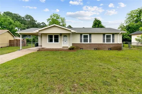5706 Comstock Ct, Fayetteville, NC 28303