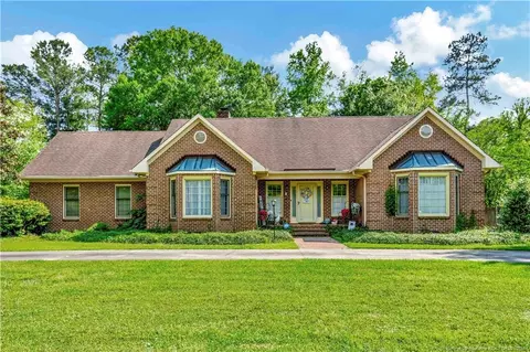 502 Sussex Ln, Lumberton, NC 28358