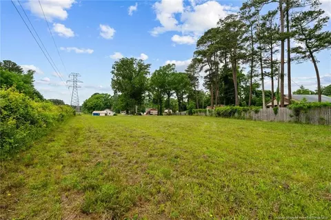 535 Cedar Creek Rd, Fayetteville, NC 28312