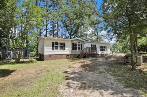 921 Sampson Acres Dr, Clinton, NC 28328