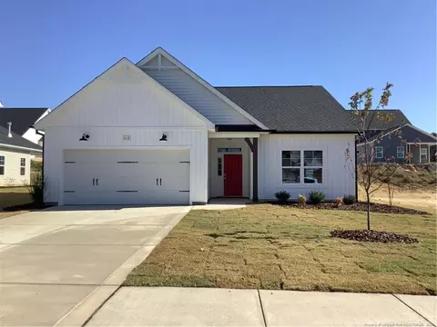 712 Chestoa Trl, Aberdeen, NC 28315