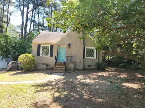 716 Glenwood Dr, Fayetteville, NC 28305