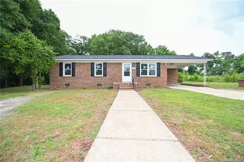 5333 Fleet Cooper Rd, Roseboro, NC 28382