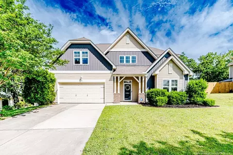 694 Heathrow Dr, Spring Lake, NC 28390