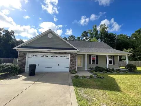 1233 Screech Owl Dr, Hope Mills, NC 28348