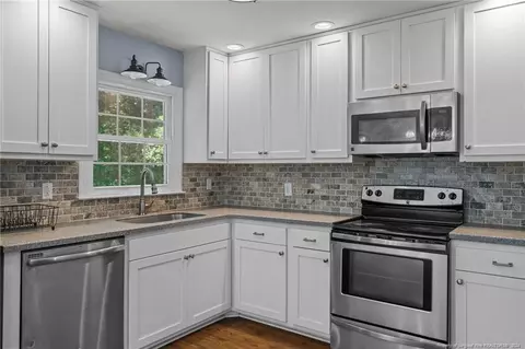 76 Doris Dr, Bunnlevel, NC 28323 photo 5