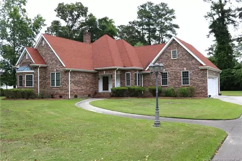 308 Londonderry Dr, Lumberton, NC 28358