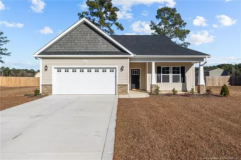 105 Pine Needle Dr, Salemburg, NC 28385
