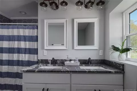 Bath - 326 Iris Bryant Rd, Dunn, NC 28334 photo 3 of 8