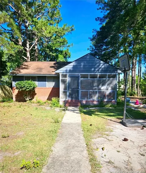 1019 Elizabeth Dr, Laurinburg, NC 28352