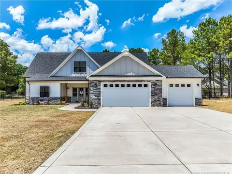 1721 Emma Ct, Eastover, NC 28312