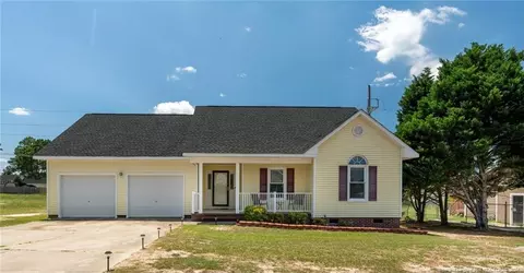 112 Eileen Dr, Spring Lake, NC 28390